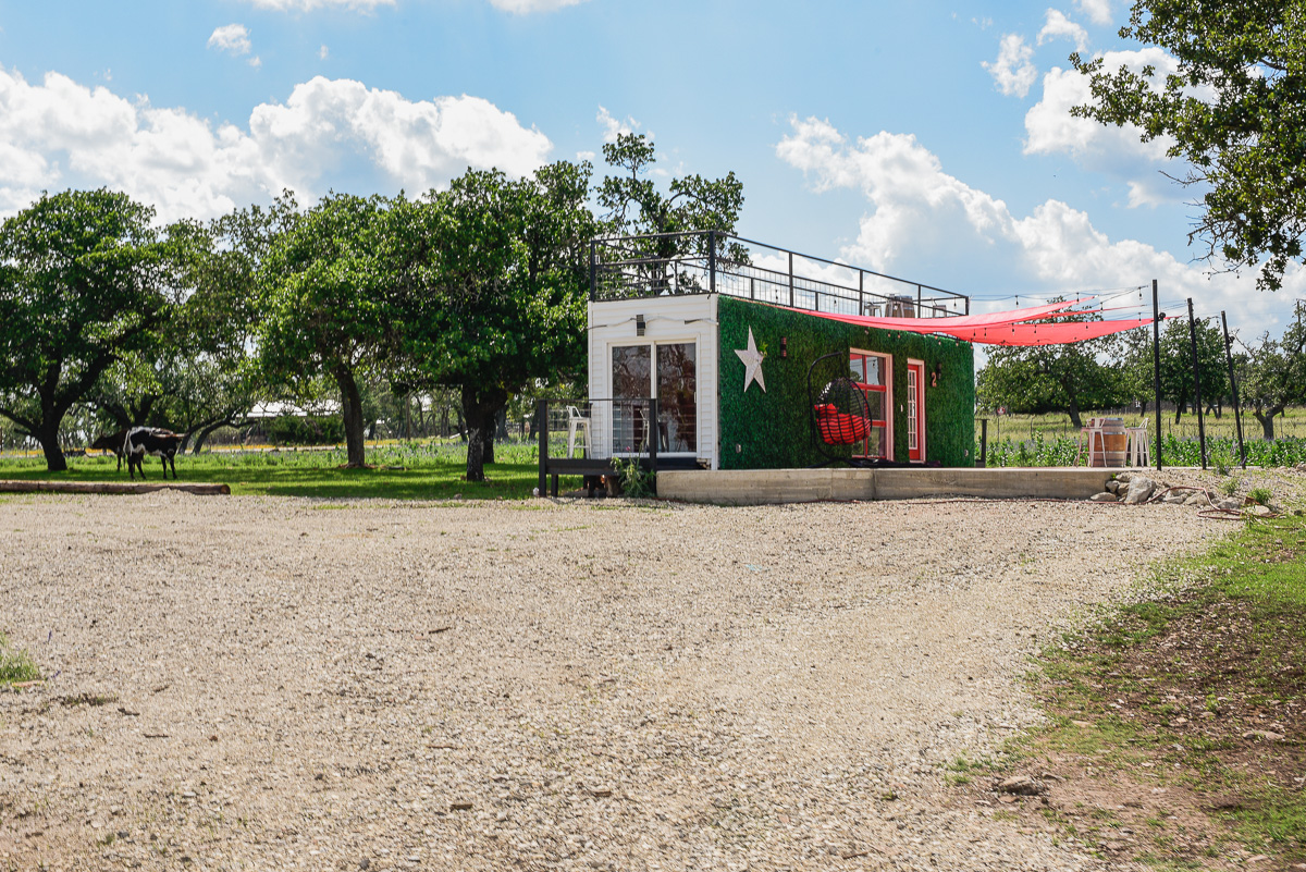 hill country container bnb near fbg tx