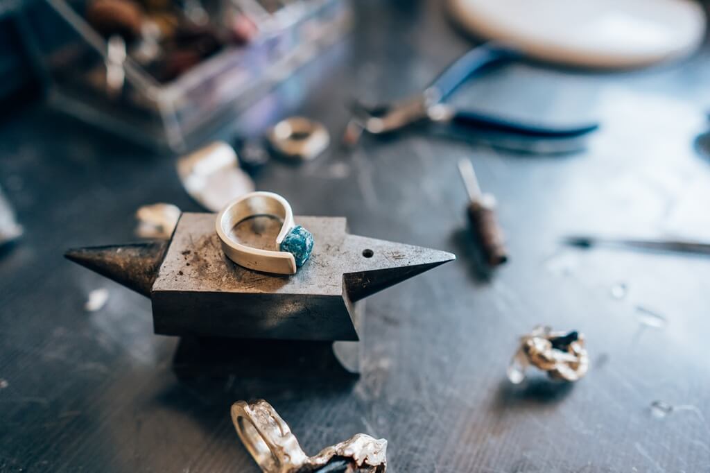 Best Places to Stay for the Silversmithing Workshop​