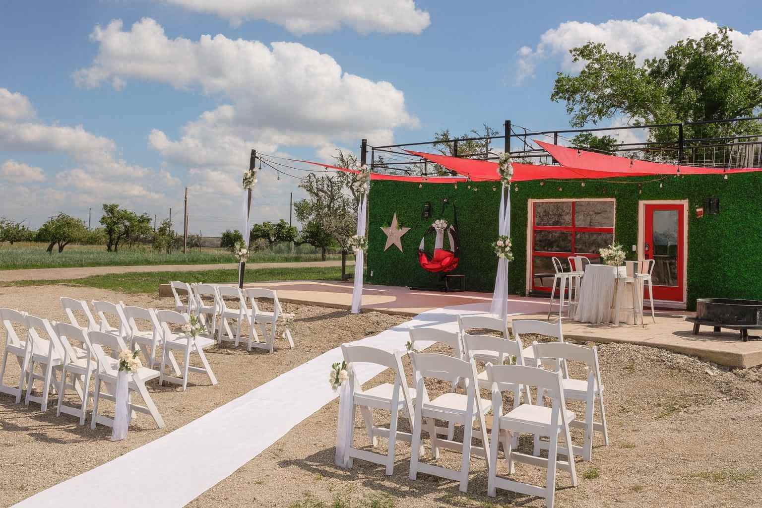 Best Airbnbs For Wedding Parties To Stay In Fredericksburg Texas