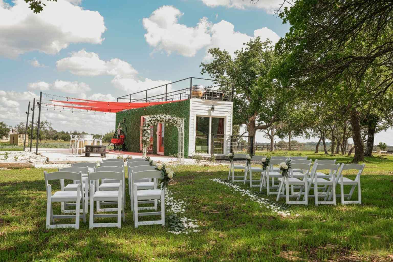 Top Bed And Breakfast For Wedding Parties To Stay In Fredericksburg TX