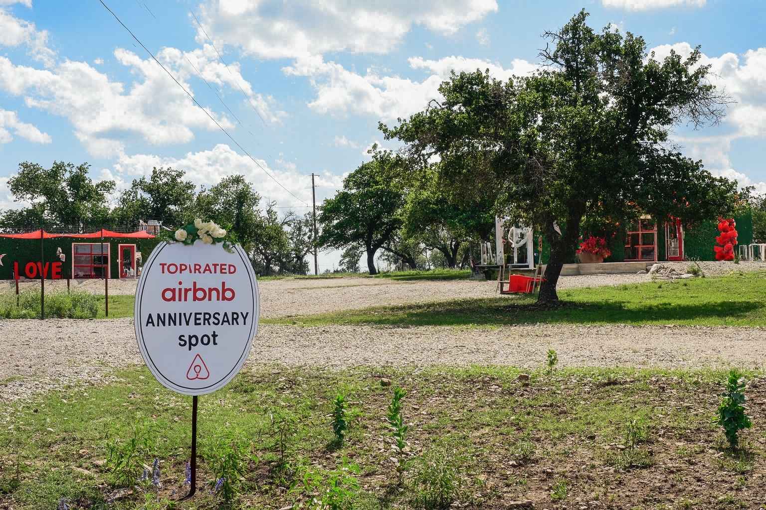 Best Airbnbs to Stay at for Anniversaries in Fredericksburg Texas