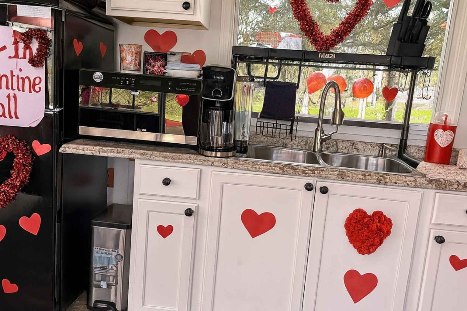 Best Airbnbs to Stay at for Luckenbach Texas Hug-In and Valentine Ball