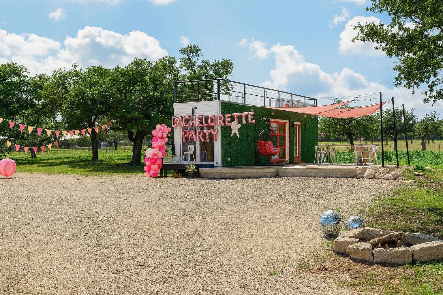 Best Airbnb To Stay At For A Bachelorette Party In Fredericksburg Texas Best Bed and Breakfasts to Stay at for a Bachelorette Party in Fredericksburg Texas