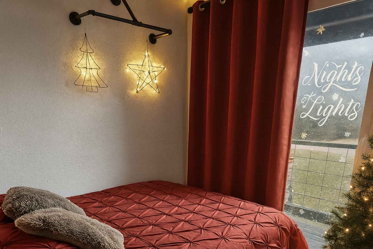 Best Hotels to Stay at for Christmas Nights of Lights