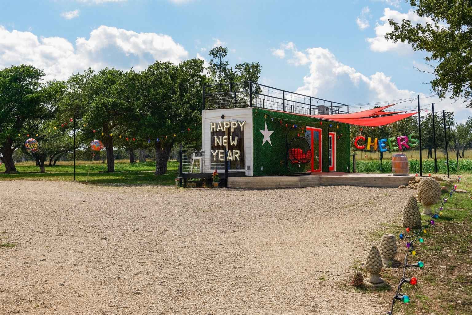 Best Airbnb To Stay At For New Year’s Eve In Fredericksburg Texas Best Hotels to Stay at for New Year’s Eve in Fredericksburg Texas