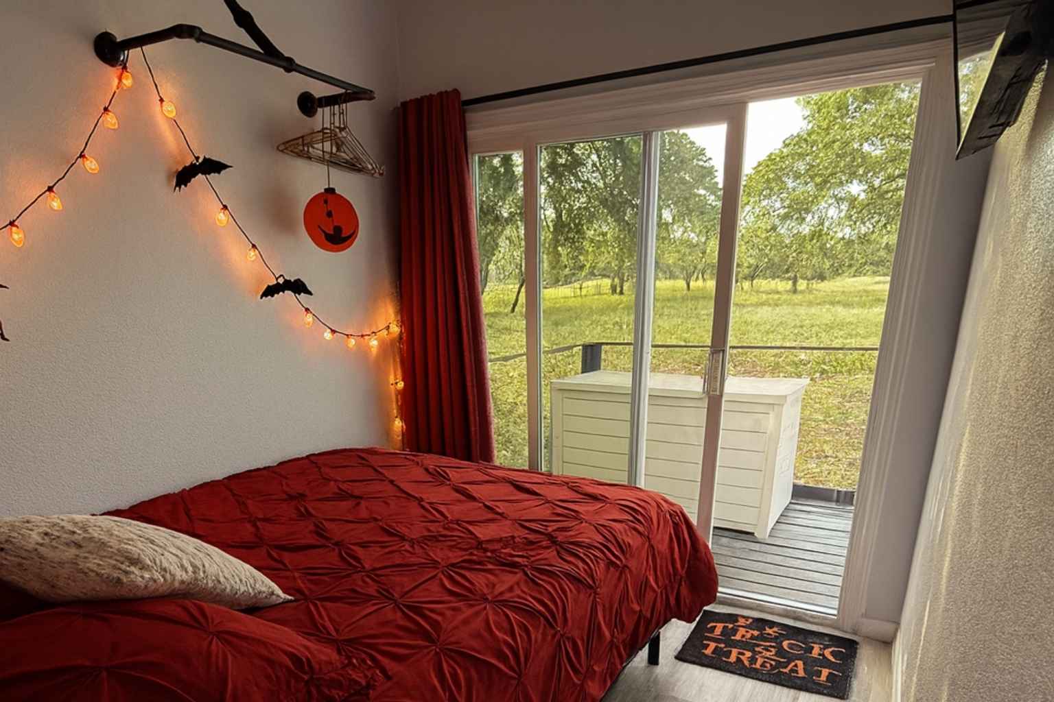 Best Airbnb To Stay At For Halloween In Fredericksburg Texas Best Vacation Rentals to Stay at for Halloween in Fredericksburg Texas