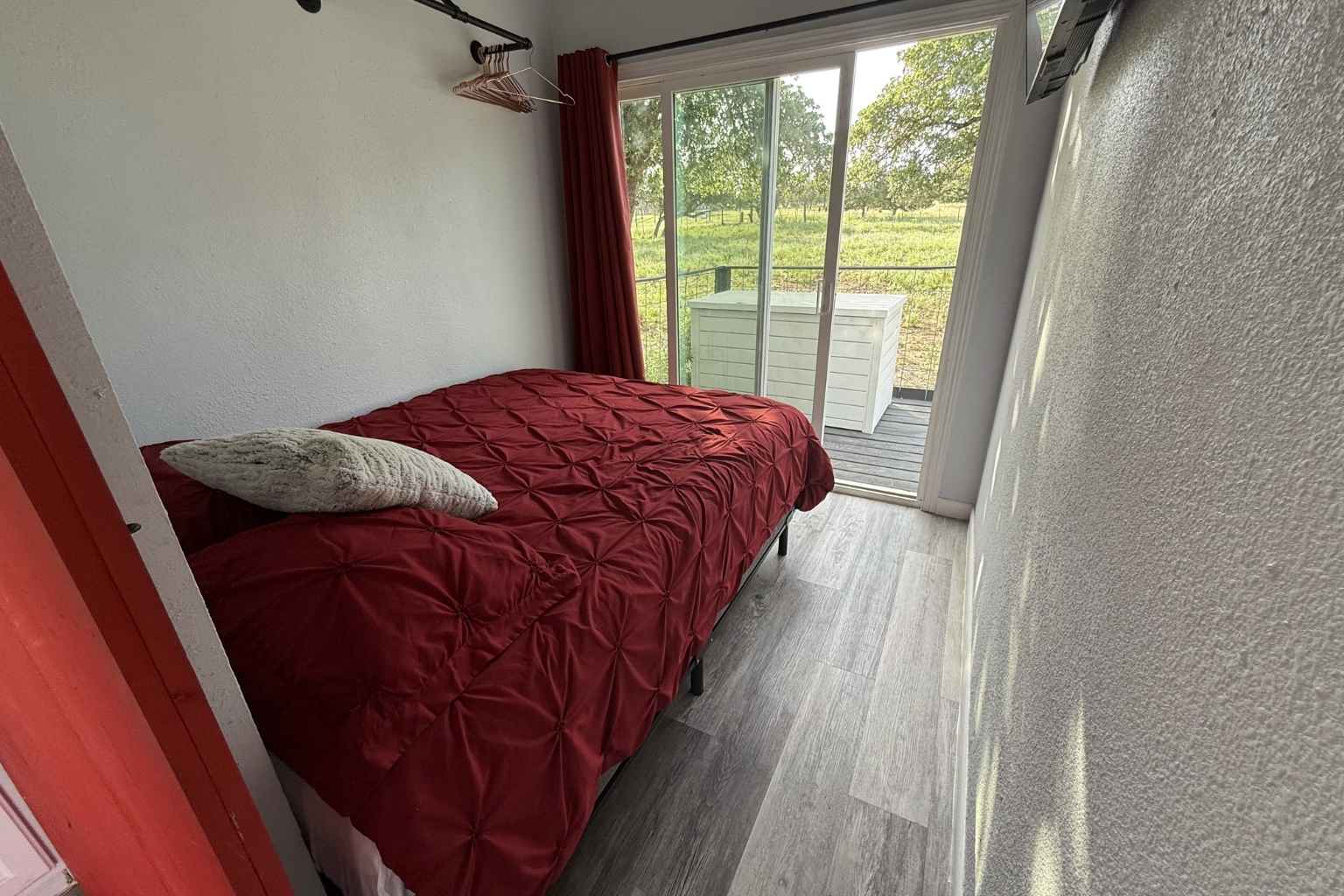 Best Airbnbs to Stay at for Bluegrass Festival at Luckenbach Texas