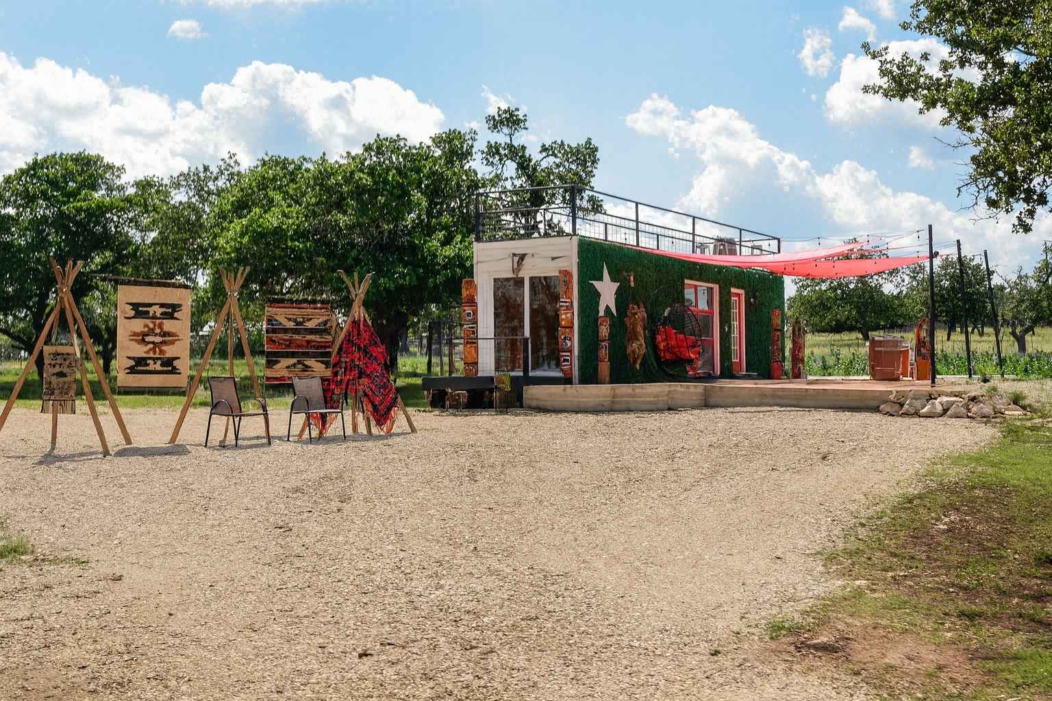 Best Airbnb To Stay At For Indian Artifact Show Best Bed and Breakfasts to Stay at for Indian Artifact Show