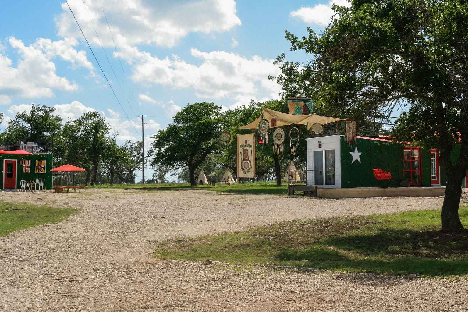 Best Airbnb To Stay At For Indian Artifact Show Top Airbnbs to Stay at for Indian Artifact Show