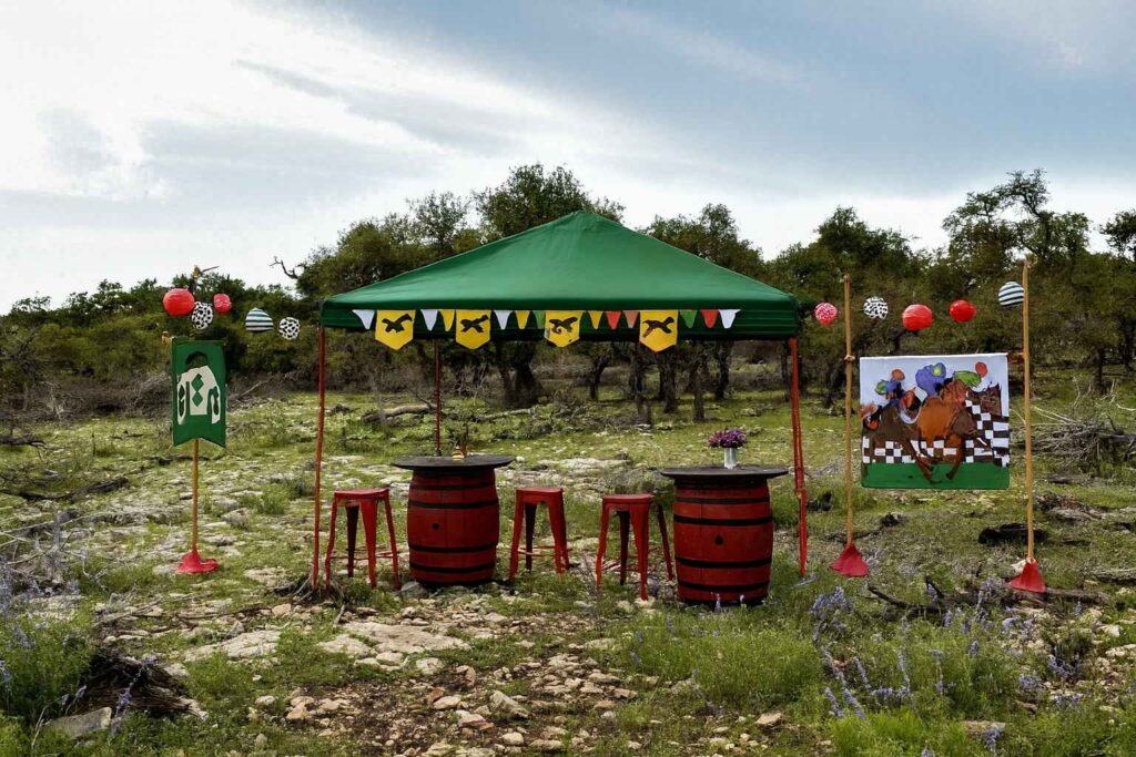 best airbnb to stay at for live pari-mutuel horse racing