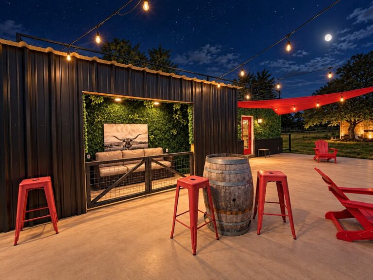 Unit 2 Night Patio Outdoor Lounge
